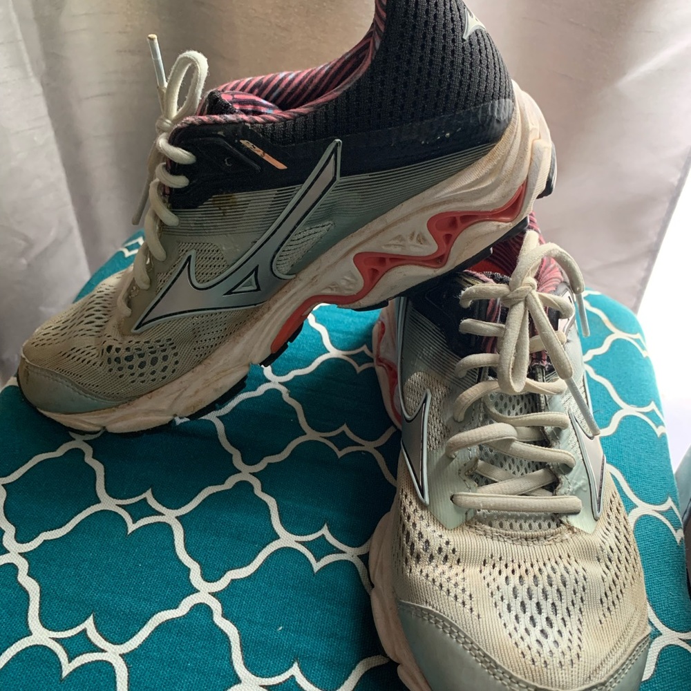 Mizuno Wave Rider - Picture 2 of 5